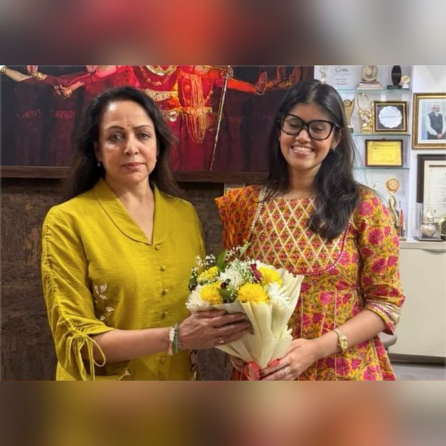 Anupriya Nagar with Hema Malini