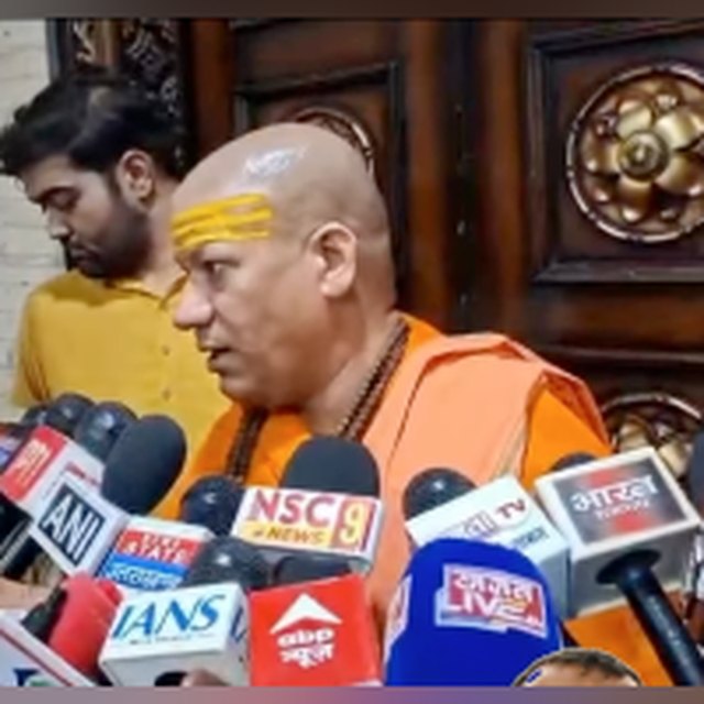 Anupriya Nagar with Swami Kailashanand Giri